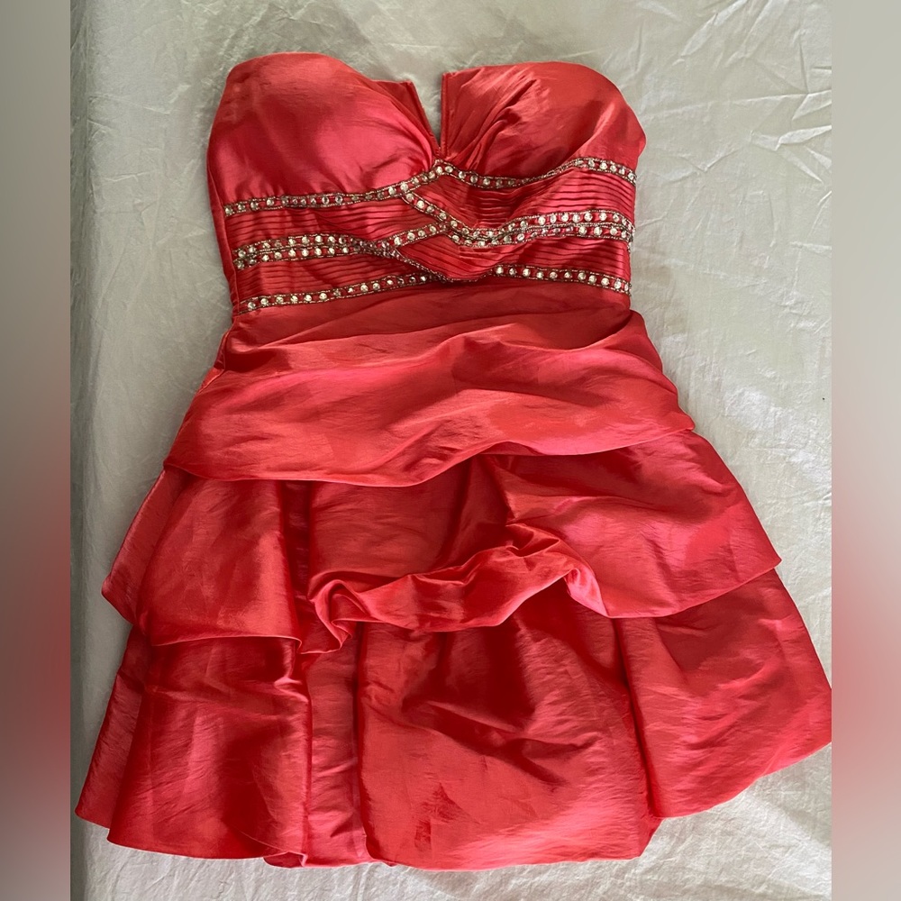 fushia pink dress, sweetheart style
